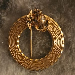 Round Gold tone vintage pin